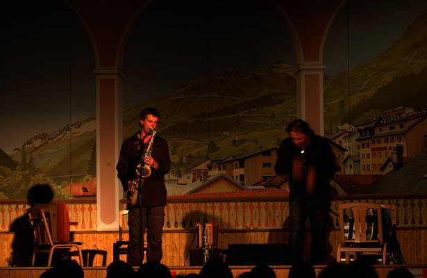 ALBIN BRUN & BRUNO AMSTAD :: Albin Brun, sassofoni, schwyzerörgeli e altro; Bruno Amstad, voce, elettronica e percussioni