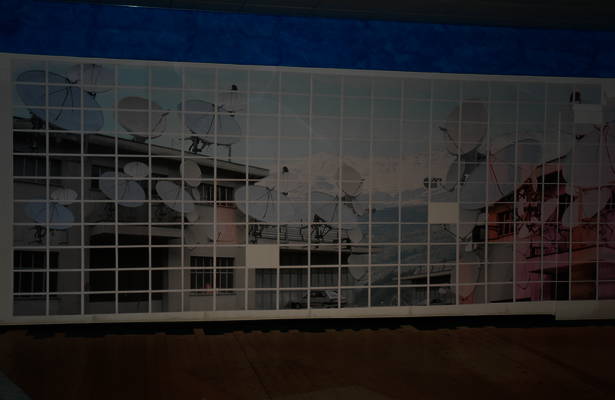 Installazione "s-cambiare" dell'artista germanico Armin Chodzinski sugli scambi dapprima commerciali ed in seguito informatici lungo la via delle genti